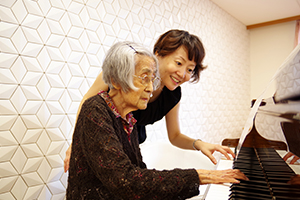 100歳のお誕生日にはご家族中心の「100歳の演奏会」も開かれました。